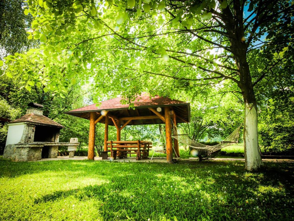 Home Eden Dobrenica Bihać Buitenkant foto